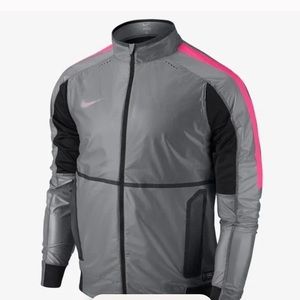 Nike Grey Pink Light- weight Revolution Elite
Football/Soccer Jacket Mens Size M